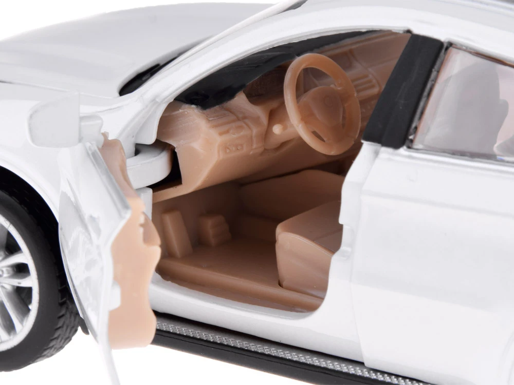 Jokomisiada Metalinis automobilis BMW x6 modelio skalė 1:32 Baltas visureigio šviesos garsas ZA4606