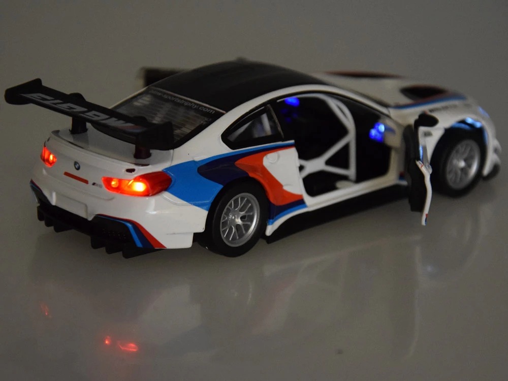 Jokomisiada Metalo automobilių sporto modelis „BMW M6 GT3“ skalė 1:32 Šviesos garsas ZA4613