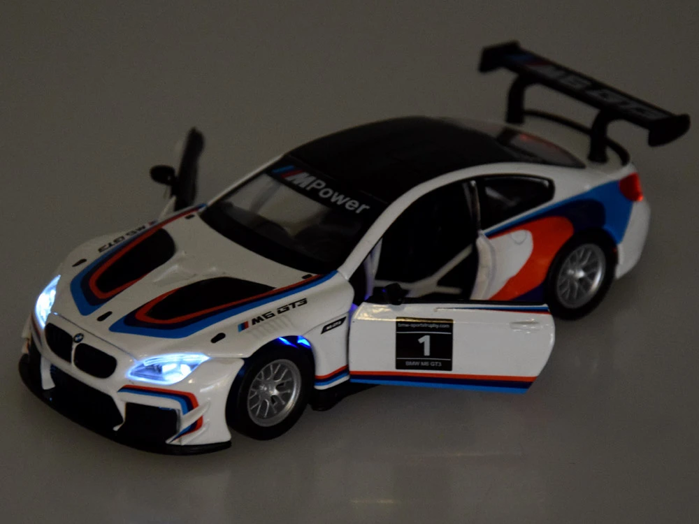 Jokomisiada Metalo automobilių sporto modelis „BMW M6 GT3“ skalė 1:32 Šviesos garsas ZA4613