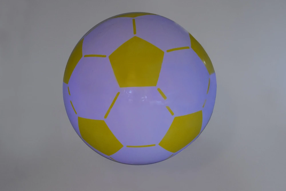 Jokomisiada Inflatable LED Ball for Kids 67 cm – Lightweight, Glowing, Perfect for Play SP0869