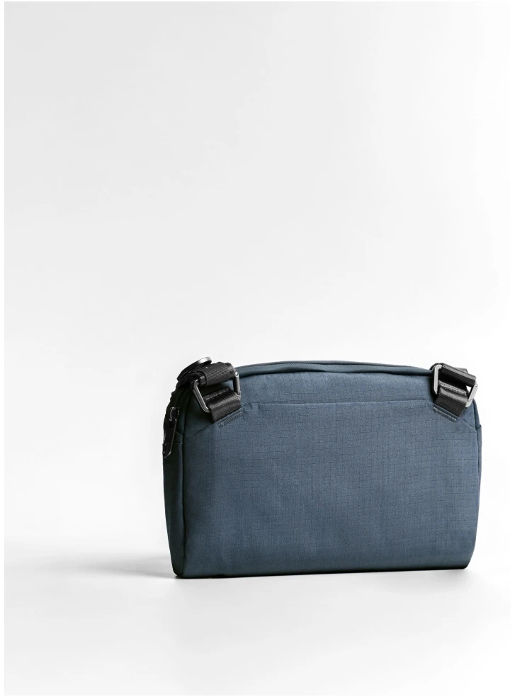 Bag UNIQ Arden Sling 2L mėlynas