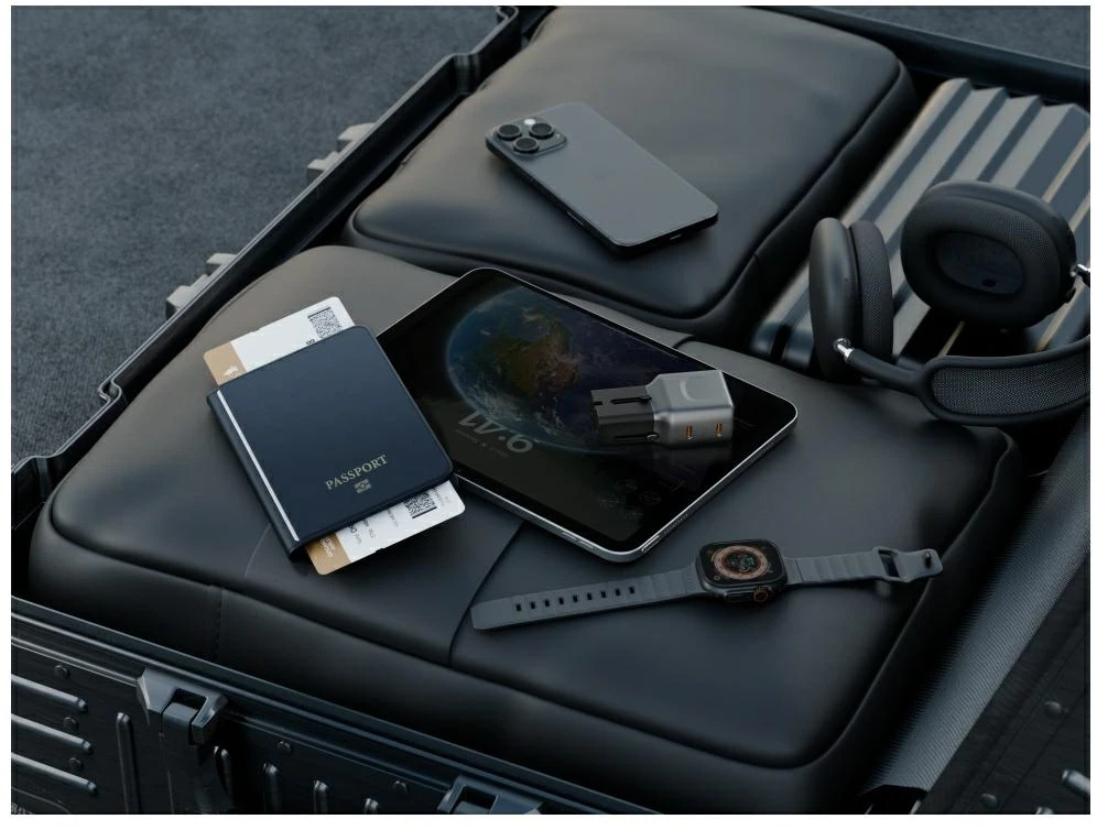 Laidinis įkroviklis Energea TravelGo Adapteris 45 2xUSB-C 45W graphite-juodos spalvos