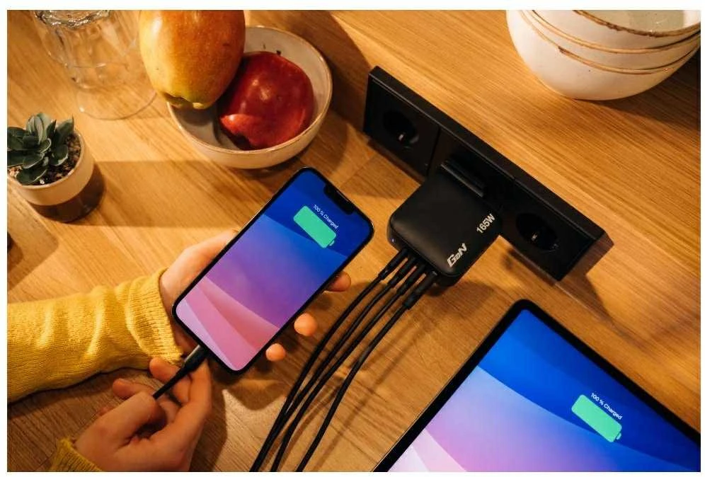 Verbatim Mini GaN Charger 165W Universalus Juoda AC Spartusis įkrovimas Vidaus
