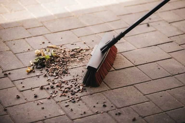 „Fiskars“ universalios kiemo šluotos galvutė L
