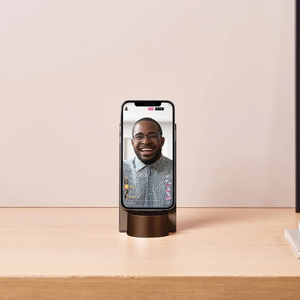 Lexon City Energy Pro 10W Belaidis įkroviklis su Bluetooth garsiakalbiu, bronzinė LD145BZ