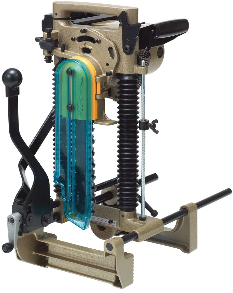 Makita Grandininė skobimo mašina 7104L