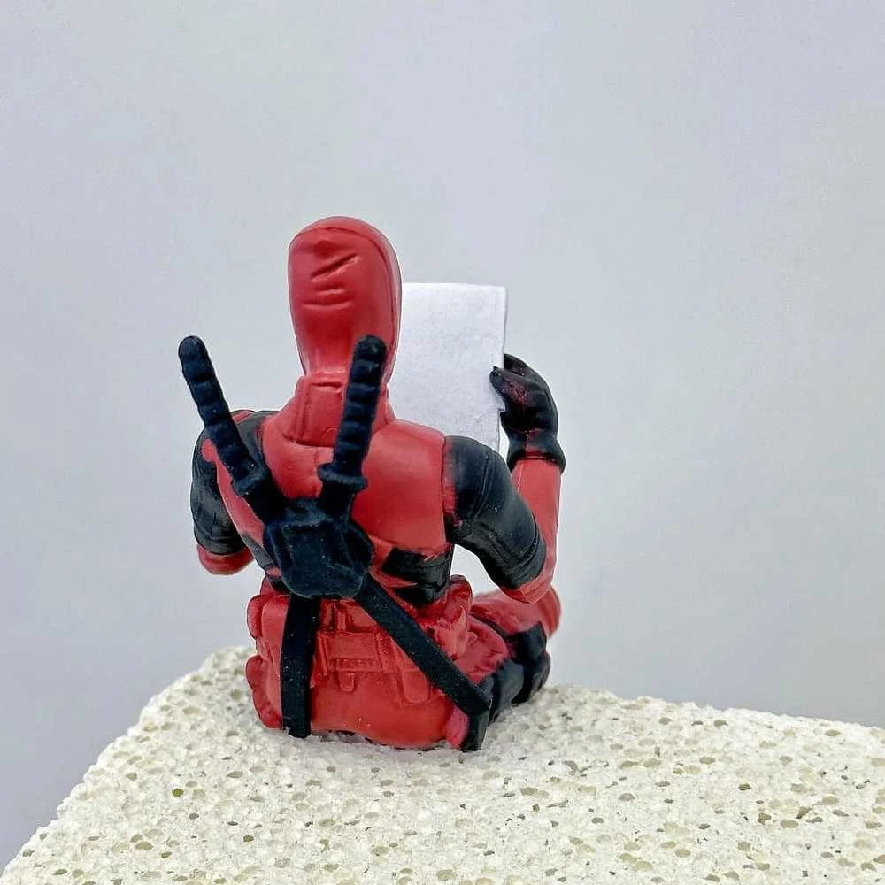Marvel Deadpool mini figūrėlė skaitantis Deadpoolas Nr.3