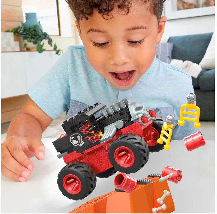 Mattel Hot Wheels Monster truck kaskadininkų kaladėlės 151ele automobilis + rampa ZA5996