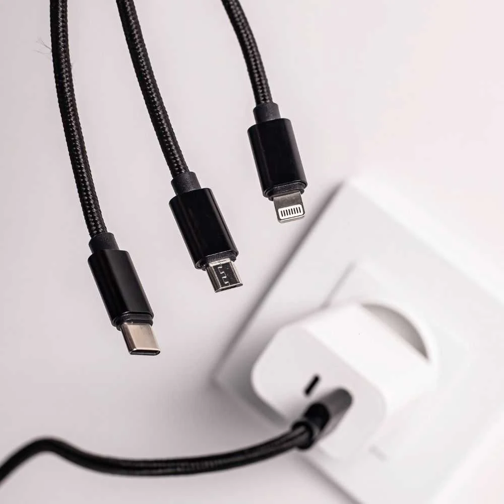 Maxlife Nylon 3in1 USB laidas A tipas - microUSB + Lightning + USB tipas C - juodas - 1m