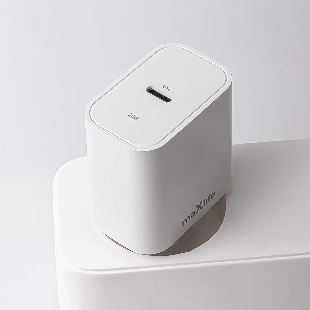 Maxlife MXTC-06-20C PD QC įkroviklis 1x USB-C 20W baltas + USB-C – USB-C laidas 20W