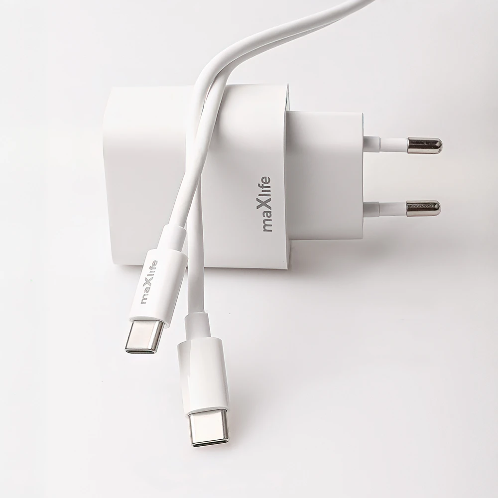 Maxlife MXTC-06-20C PD QC įkroviklis 1x USB-C 20W baltas + USB-C – USB-C laidas 20W