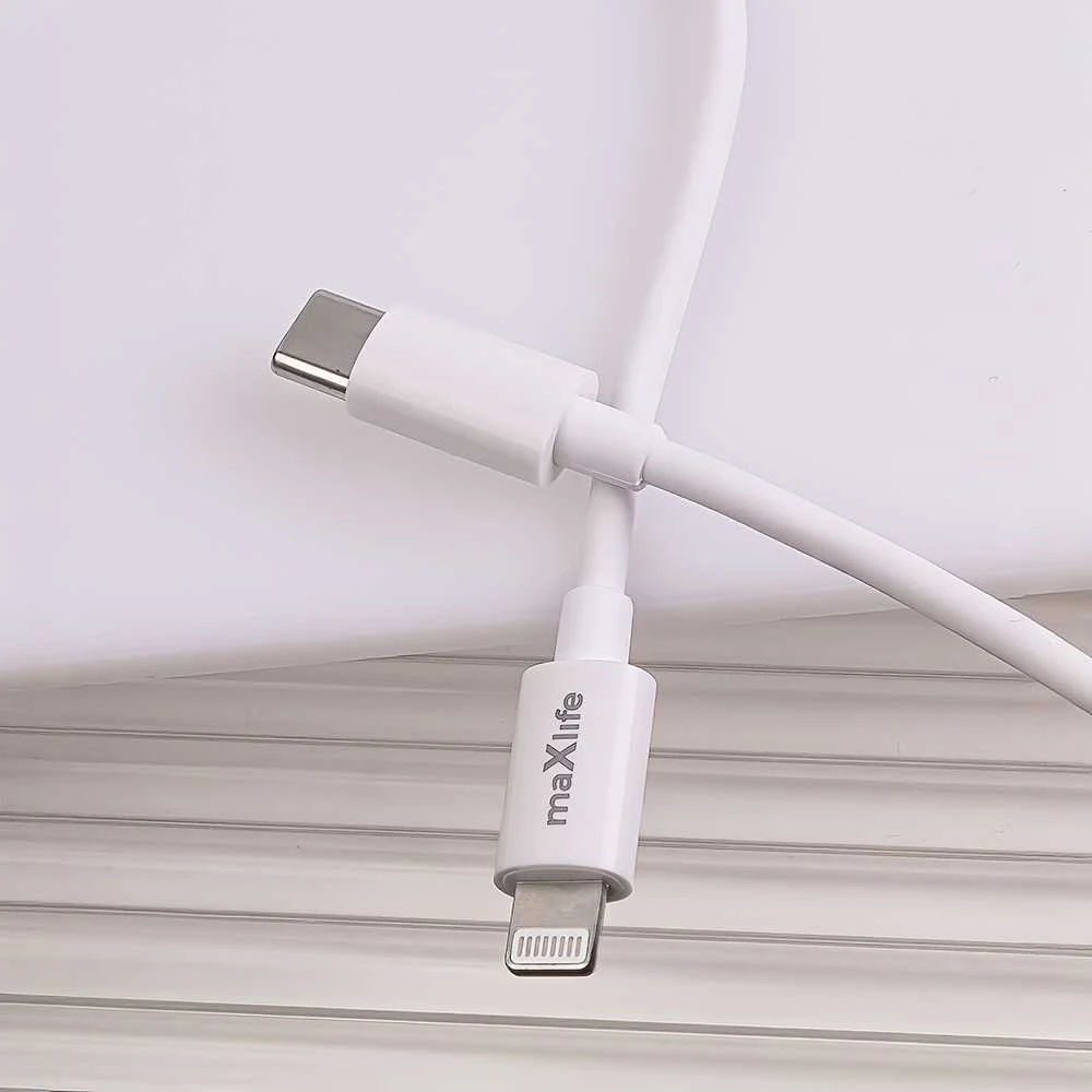 Maxlife MXTC-06-20C PD QC įkroviklis 1x USB-C 20W baltos spalvos + USB-C - Lightning kabelis 20W