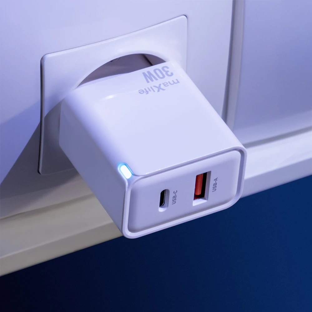 Maxlife MXTC-09-30AC GaN PD QC įkroviklis 1x USB-C 1x USB 30W baltas