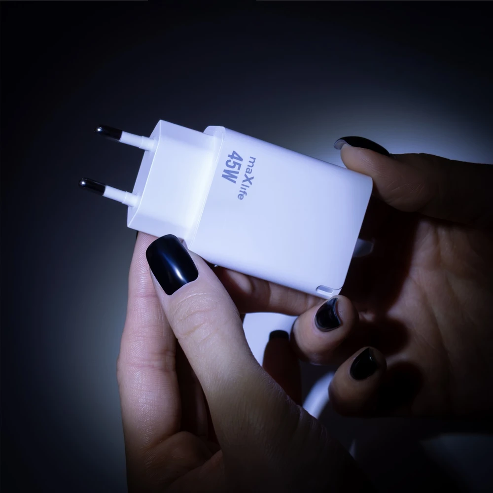 Maxlife MXTC-09-45AC GaN PD QC įkroviklis 1x USB-C 1x USB 45W baltas