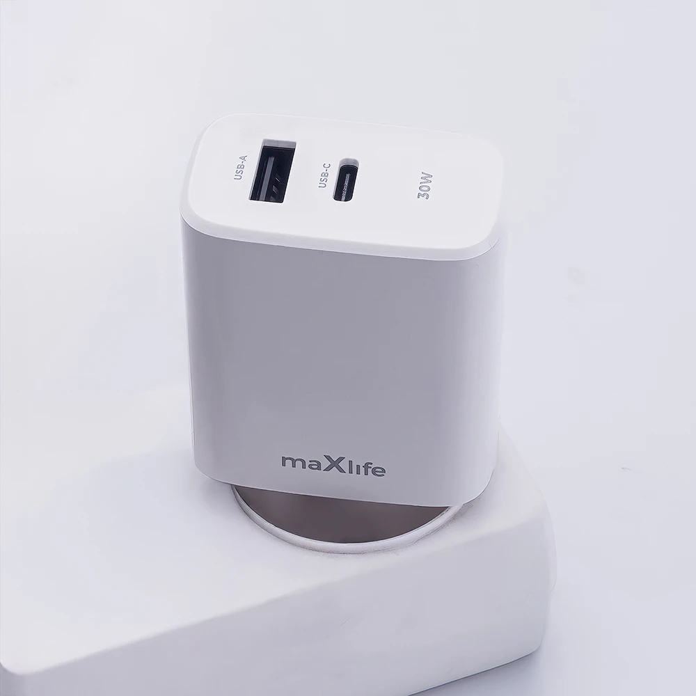 Maxlife MXTC-10-30AC PD QC įkroviklis 1x USB-C 1x USB 30W baltas