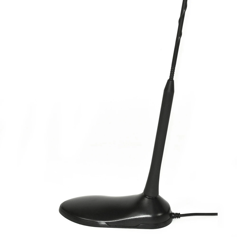 Nešiojama CB radijo stotelė PNI Escort HP 82, kelių standartų, 4W, 12V, AM-FM su PNI Extra 45 CB antena su magnetu