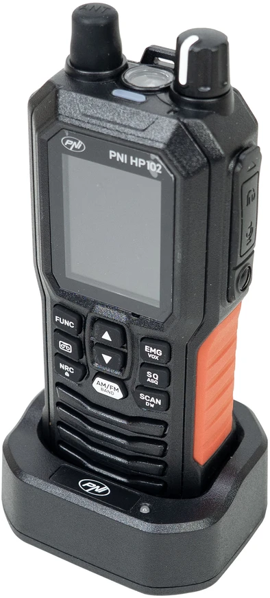 Nešiojama CB radijo stotelė PNI Escort HP 102 multi-standart, 4W, 12V-24V, AM-FM su CB antena PNI Extra 48 su magnetu