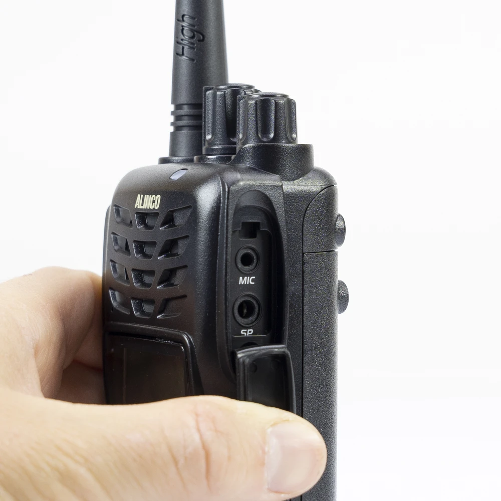 Nešiojama VHF/UHF radijo stotelė PNI Alinco DJ-500-E, reguliuojama galia, 200 kanalų, 1500mAh, Talk Around, VOX, TOT, CTCSS, DCS, FM radijas