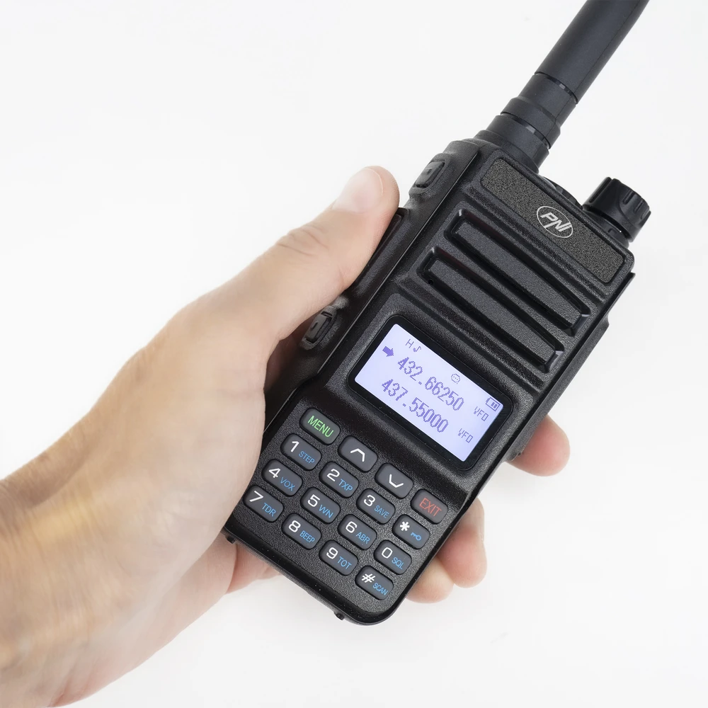 Nešiojama VHF / UHF radijo stotelė PNI P15UV dviejų dažnių, 144-146MHz / 430-440Mhz, 999 kanalų, su 1500 mAh baterija