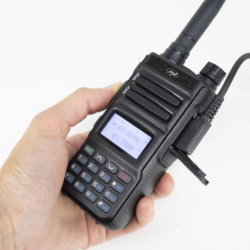 Nešiojama VHF / UHF radijo stotelė PNI P15UV dviejų dažnių, 144-146MHz / 430-440Mhz, 999 kanalų, su 1500 mAh baterija