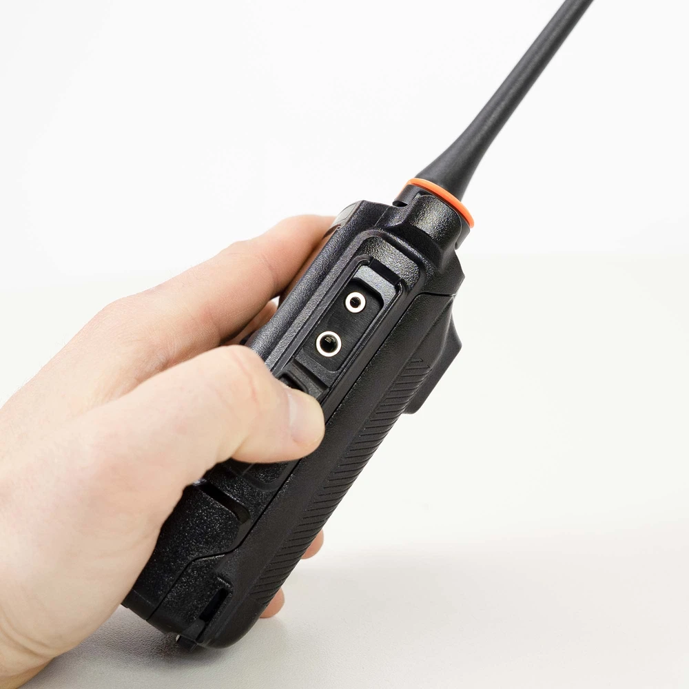 Nešiojama VHF/UHF radijo stotelė PNI P16UV, 999 kanalai, dviejų dažnių juostų TX ir 6 juostų RX, VOX perdavimas, nuskaitymas (Scan), FM radijas, orų kanalai, Li-Ion 2600 mAh