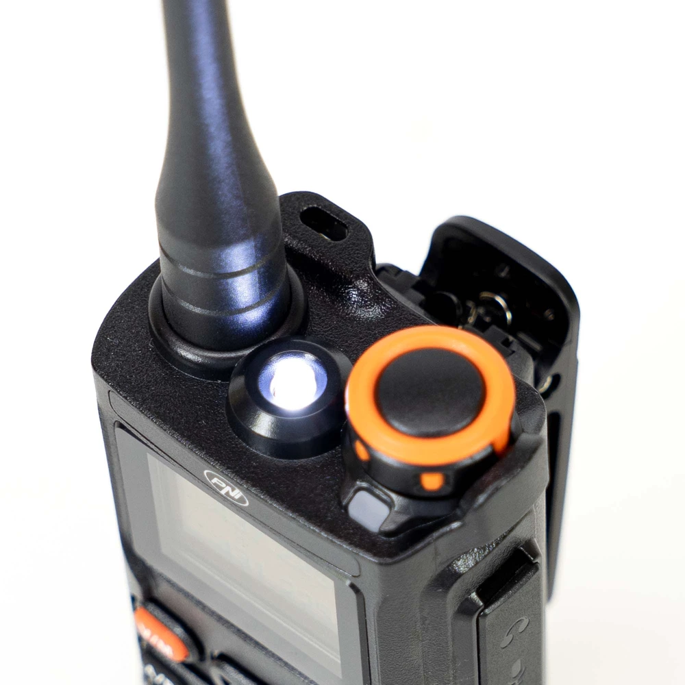 Nešiojama VHF/UHF radijo stotelė PNI P16UV, 999 kanalai, dviejų dažnių juostų TX ir 6 juostų RX, VOX perdavimas, nuskaitymas (Scan), FM radijas, orų kanalai, Li-Ion 2600 mAh