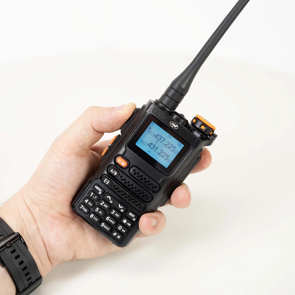 Nešiojama VHF/UHF radijo stotelė PNI P16UV, 999 kanalai, dviejų dažnių juostų TX ir 6 juostų RX, VOX perdavimas, nuskaitymas (Scan), FM radijas, orų kanalai, Li-Ion 2600 mAh