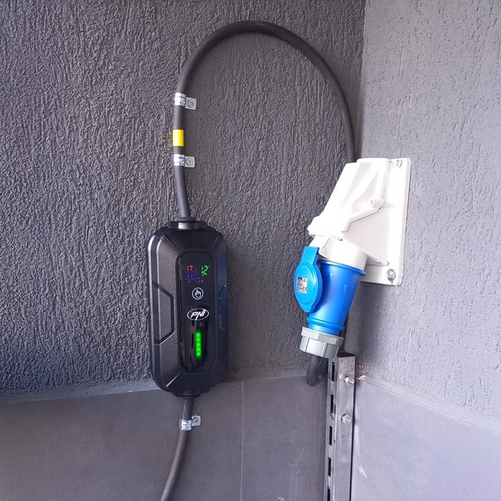 Nešiojamas įkroviklis PNI KW7 32A, 7.4KW elektromobiliams 230V, vienfazis, Type 2 jungtis, atsparus vandeniui
