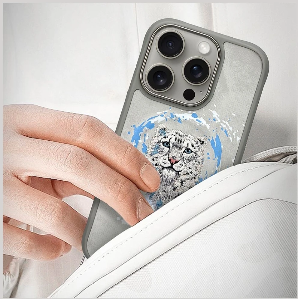 Nimmy Panther MagSafe dėklas Apple iPhone 16 Pro light pilkos spalvos