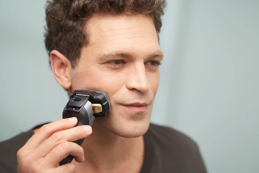Barzdaskutė Panasonic ES-LV69-S803 Electric Shaver, Juodas/Sidabrinis | Panasonic