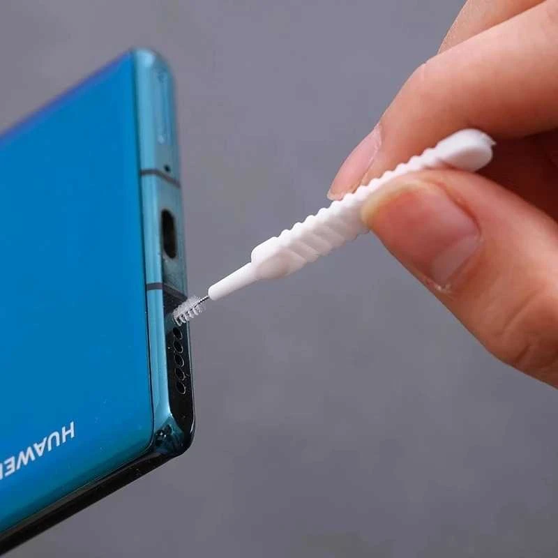 Phone port cleaning tool kit