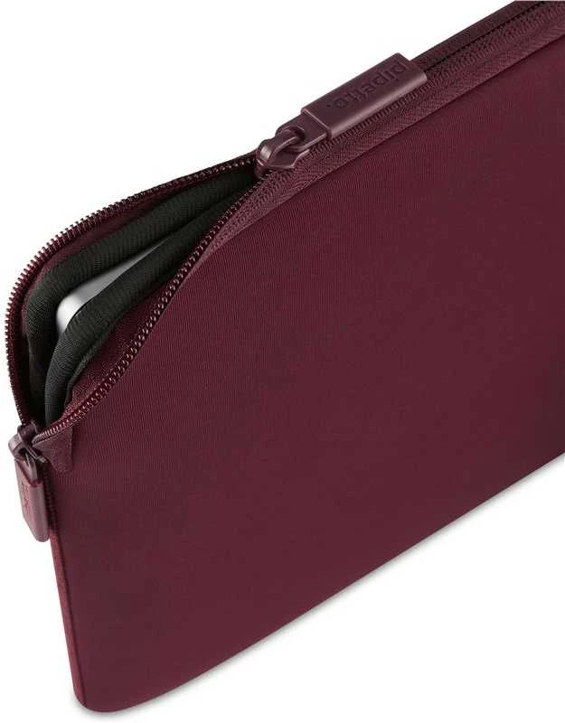 Pipetto Classic Fit dėklas, burgundy – Apple MacBook 13/14