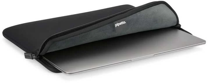 Pipetto Classic Fit dėklas, juodos spalvos – Apple MacBook Air 15