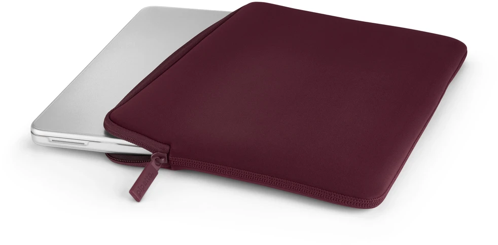 „Pipetto Classic Fit“ dėklas, bordo spalvos – „Apple MacBook Neo 13“ (A18 Pro)