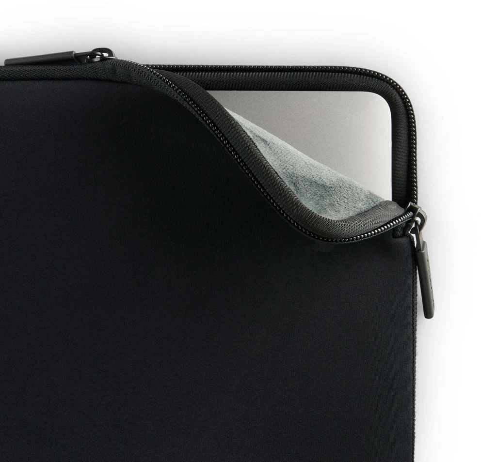 Pipetto Classic Fit Sleeve, juodas – Apple MacBook Neo 13 (A18 Pro)