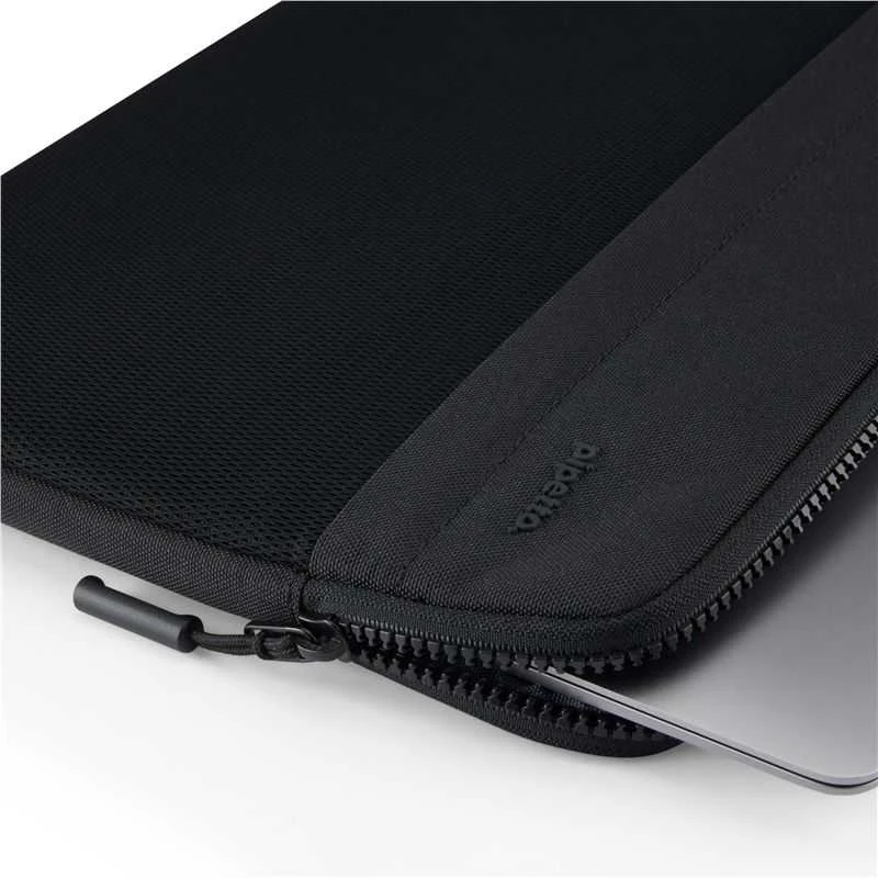 Pipetto Expand dėklas, juodos spalvos – Apple MacBook Pro 14/Air 13.6
