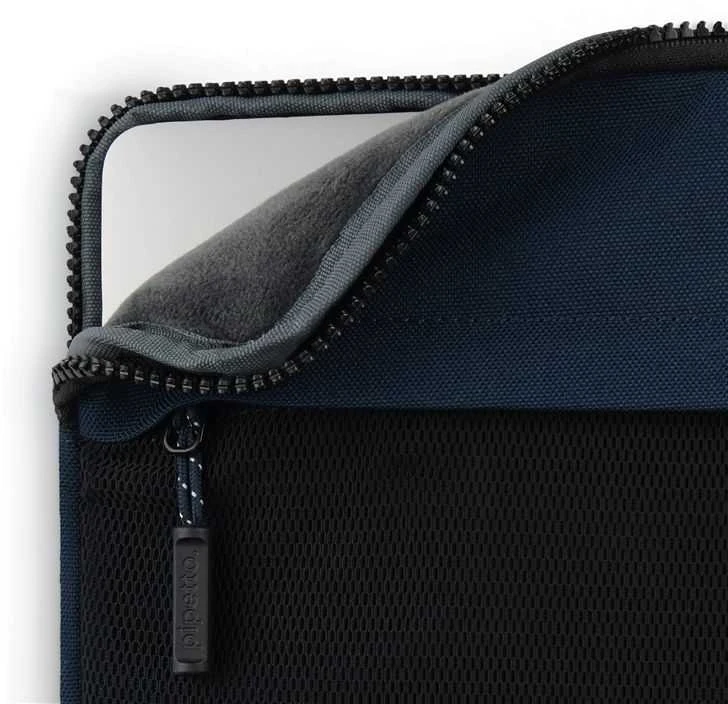 Pipetto Expand dėklas, tamsiai mėlynos spalvos – MacBook Pro 14/Air 13.6