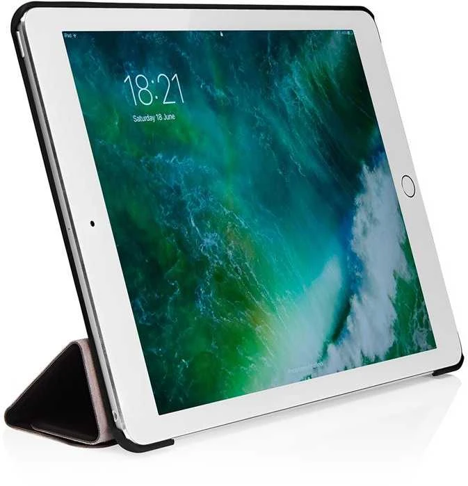 Pipetto Origami No1 Original PC dėklas – juodos spalvos – Apple iPad 9.7 (2017/2018)