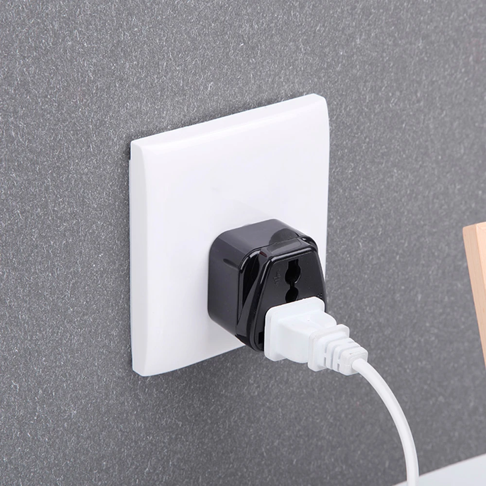 PNI 220V kištukinis adapteris iš Europos į JK
