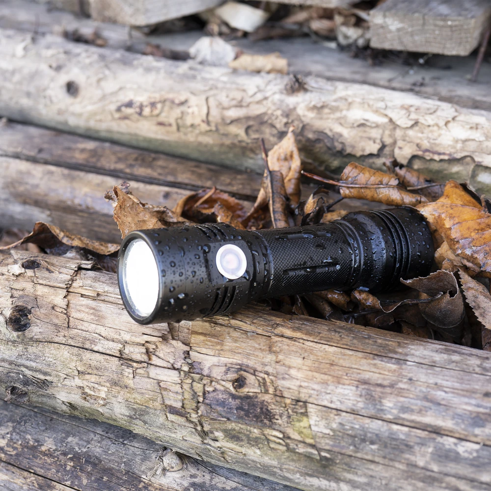 PNI Adventure F200 aliumininis dvigubas žibintuvėlis su LED, 4000mAh baterija ir pridedamu „Sticky Pad Flag“