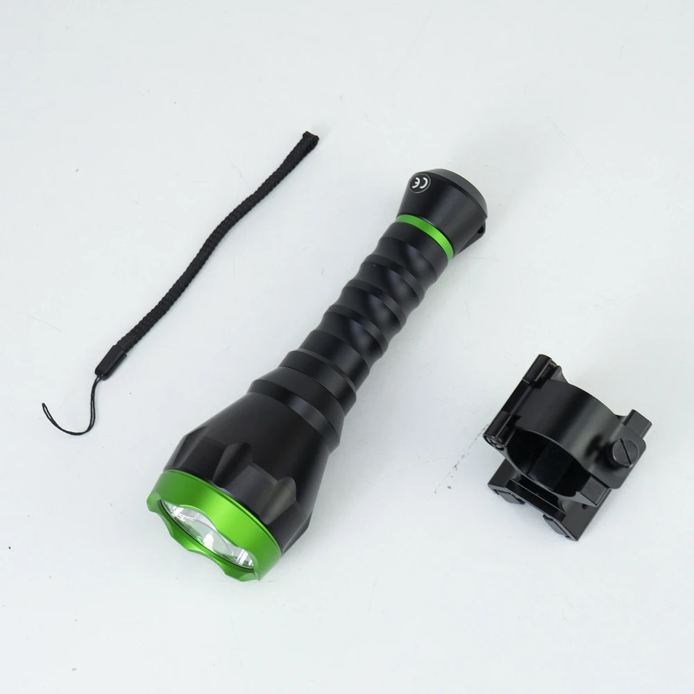 PNI Adventure F750 žalios šviesos aliumininis žibintuvėlis ir PNI FLM33 magnetinis laikiklis