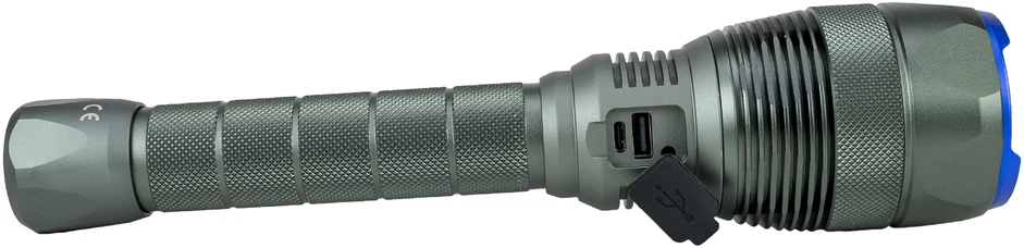 PNI Adventure F810 žibintuvėlis su 138 W LED, 3 apšvietimo lygiais ir „Turbo“ režimu, 12000 liumenų, priartinimo funkcija, iki 250 m, 5000 mAh baterija, IPX7, „Power Bank“ funkcija