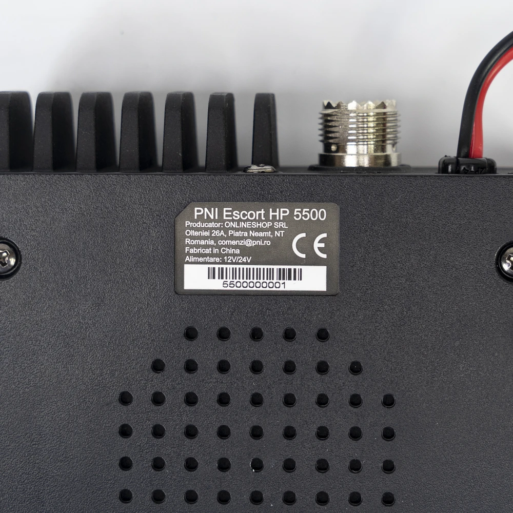 PNI Escort HP 5500 CB radijo stotelė, multistandartinė, 4W, AM-FM, 12V/24V, ASQ, RF Gain, komplekte yra cigarečių degiklio kištukas