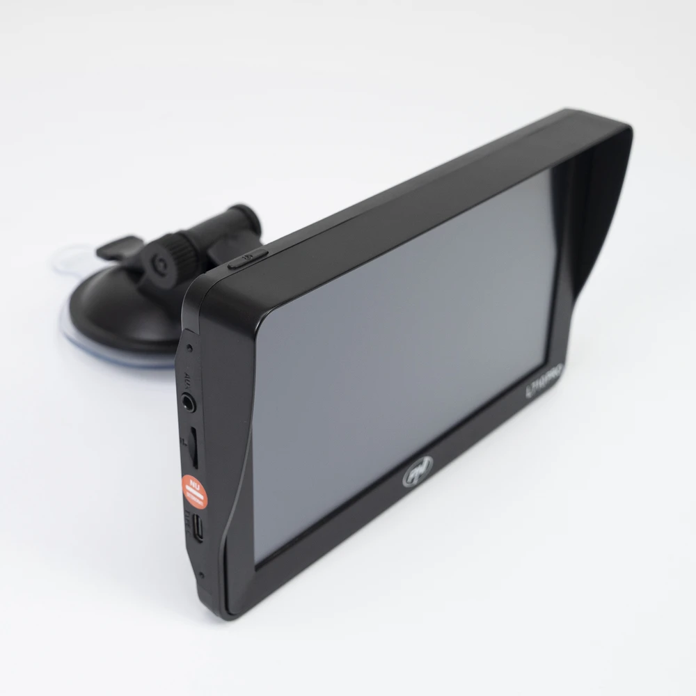 PNI L710 PRO GPS navigacijos sistema su skydeliu nuo saulės, 7 colių, 800 MHz, 256MB DDR, 16GB vidinė atmintis, FM siųstuvas, su dviem automobiliniais įkrovikliais komplekte