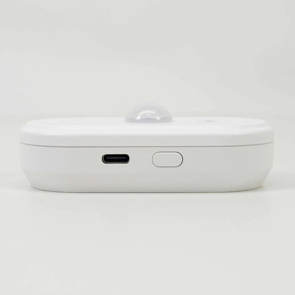 PNI SafeHouse HS401 PIR judesio jutiklis su „Wi-Fi“, suderinamas su „Tuya“ programa, 80dB garsinis signalas, integruotas garsiakalbis, 5V USB C maitinimo šaltinis