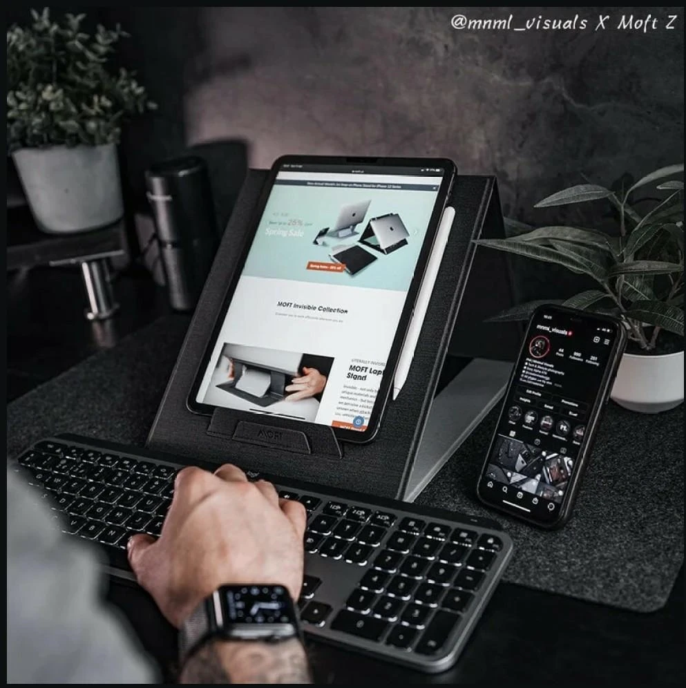 „Moft“ nešiojamojo kompiuterio stovas „Sit-stand“ – juodas