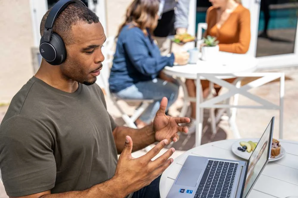 Poly Voyager Surround 80 UC Microsoft Teams Certified USB-C Ausinės +USB-C/A Adapteris
