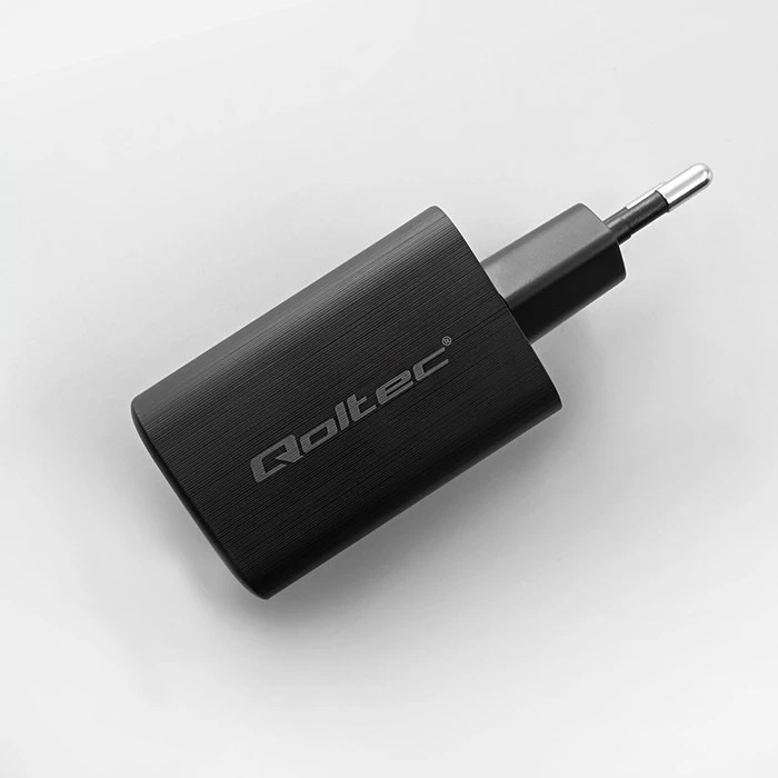 QOLTEC 50766 GaN ULTRA 65W charger / 5-20V / 2.25 3.25A / 1 x USB type C PD / 1x USB / Juodas