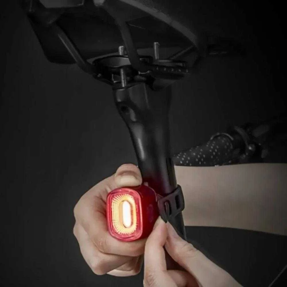 Rockbros Q2S LED galinis dviračio žibintas su išmaniąja stabdymo sistema + USB-C ir USB-A laidu – Juodas