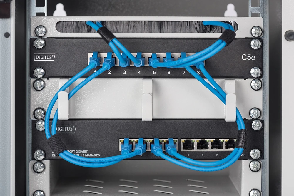 Šakotuvas Digitus DN-80117 tinklo komutatorius Valdomas L2+ Gigabit Ethernet (10/100/1000) Juoda